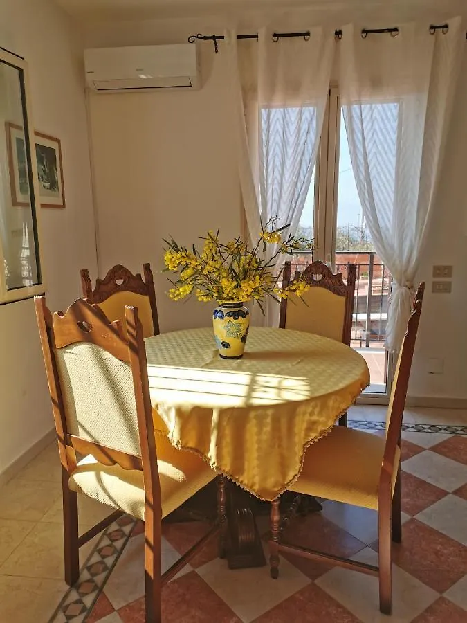 Villa Verde Чефалу 0*,
