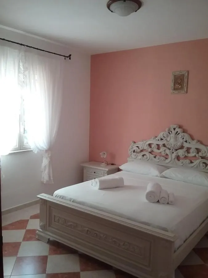 Villa Verde Чефалу 0*,